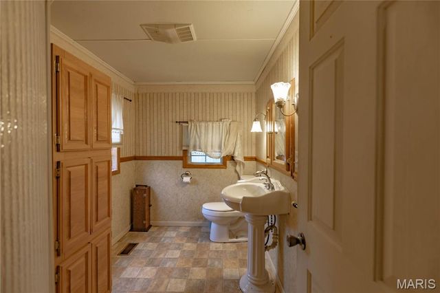 9815 County Road 2780, Unincorporated, MO 65548