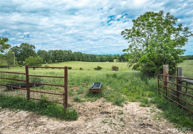 9815 County Road 2780, Unincorporated, MO 65548