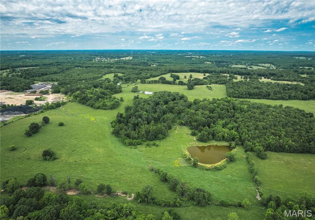 9815 County Road 2780, Unincorporated, MO 65548