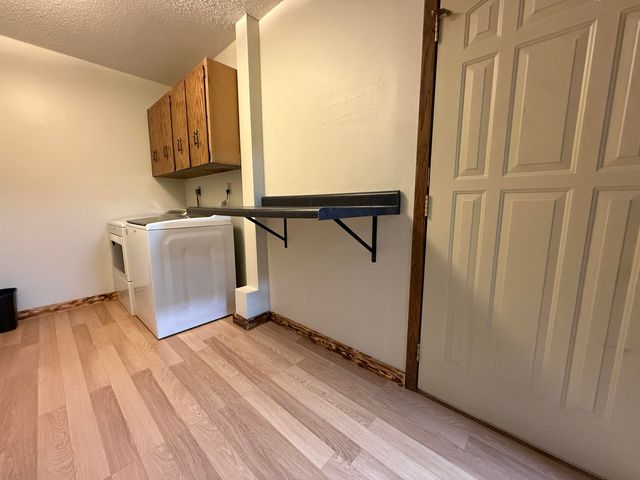 1201 NW 25th Place, Minot, ND 58703