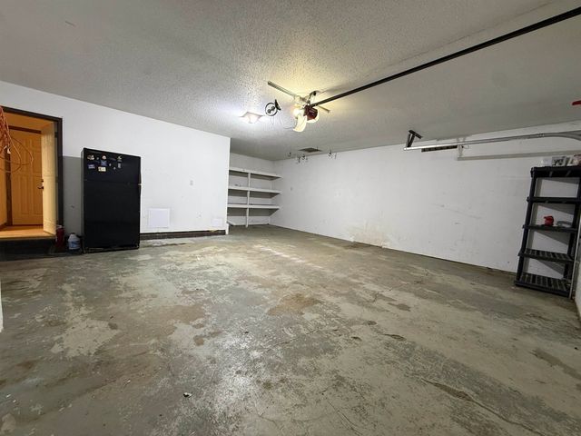 1201 NW 25th Place, Minot, ND 58703