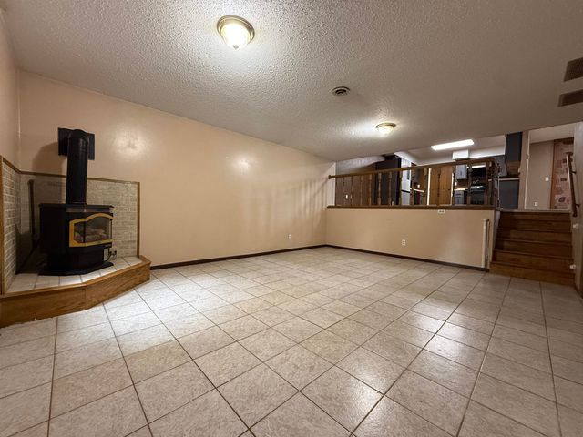1201 NW 25th Place, Minot, ND 58703