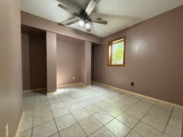 1201 NW 25th Place, Minot, ND 58703