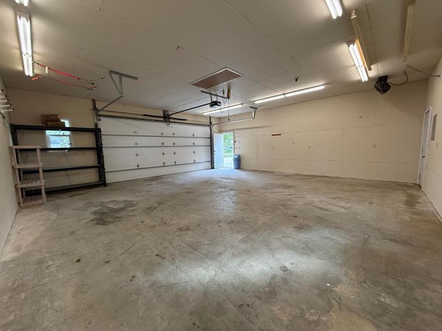 1201 NW 25th Place, Minot, ND 58703