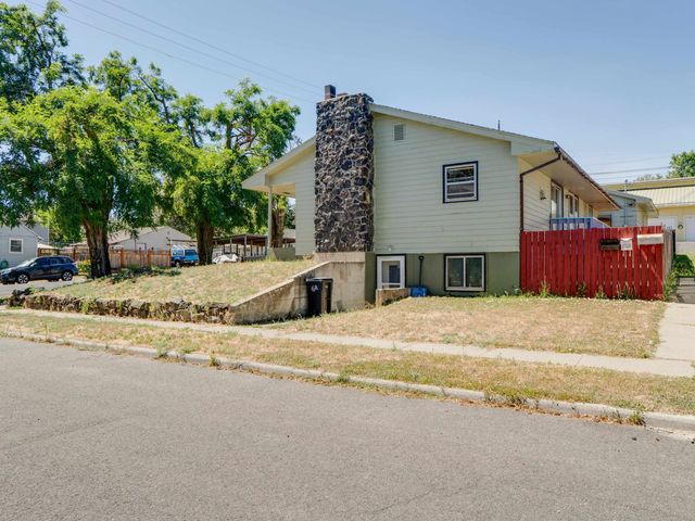 104 3rd St, Cheney, WA 99004