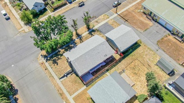 104 3rd St, Cheney, WA 99004