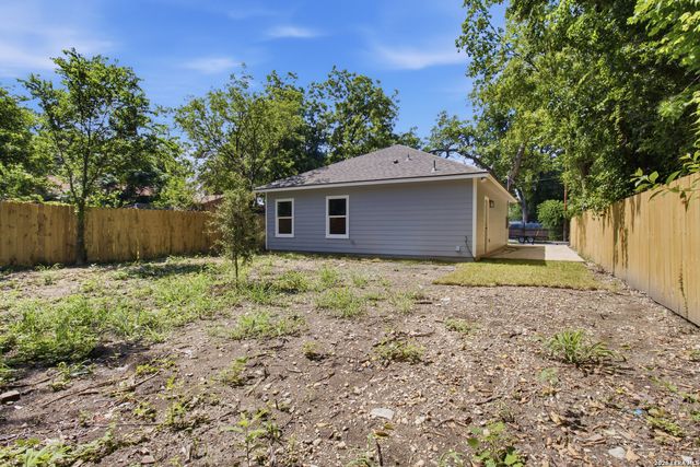 1544 Brighton, San Antonio, TX 78211