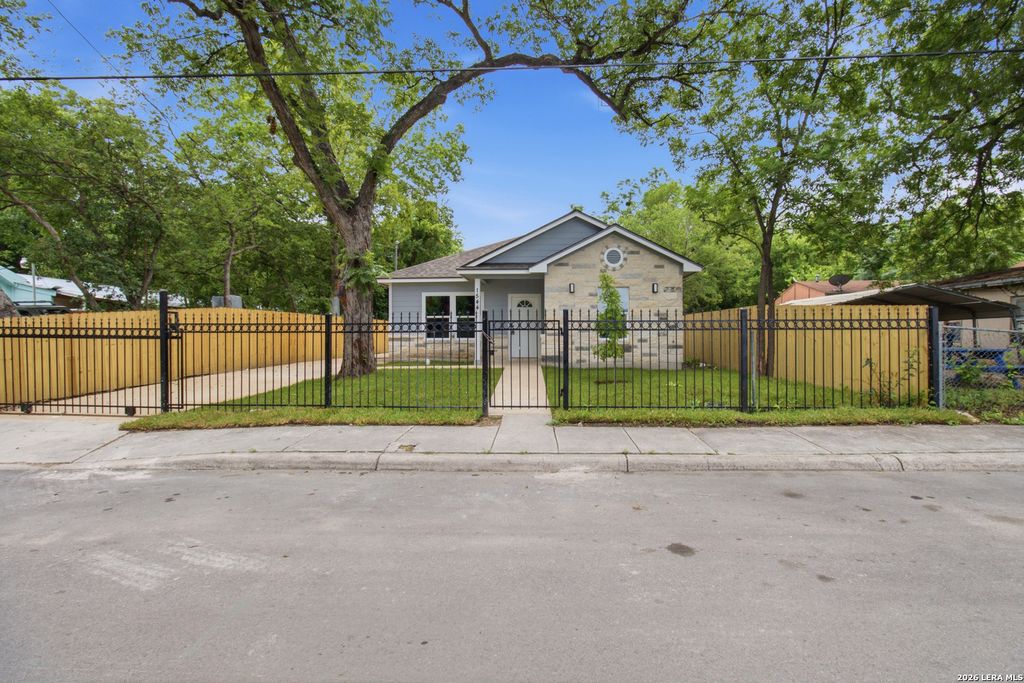 1544 Brighton, San Antonio, TX 78211
