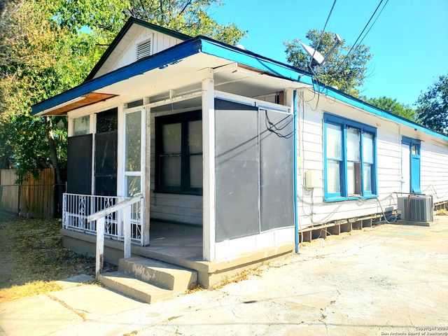 416 PEACOCK AVE, San Antonio, TX 78201