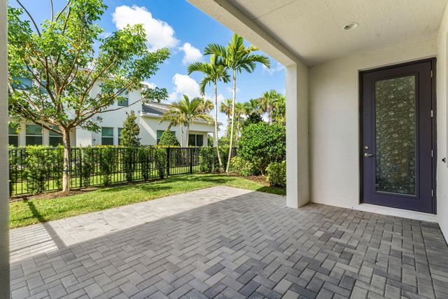 16474 Helix Court, The Acreage, FL 33470