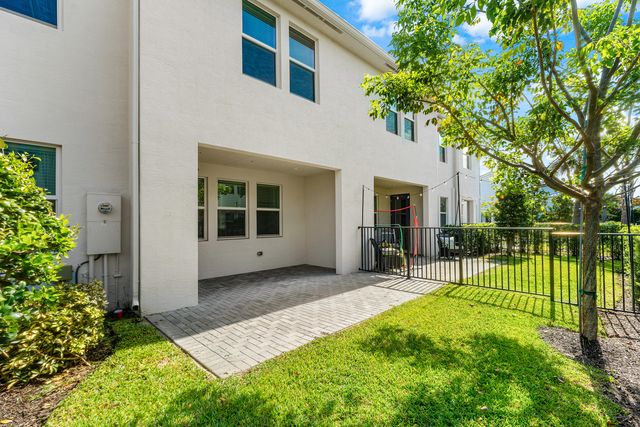 16474 Helix Court, The Acreage, FL 33470