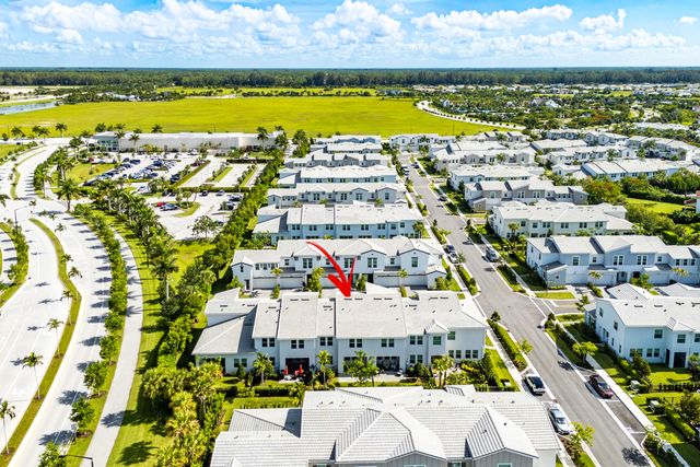 16474 Helix Court, The Acreage, FL 33470