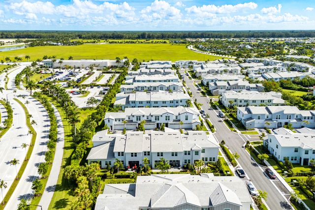 16474 Helix Court, The Acreage, FL 33470