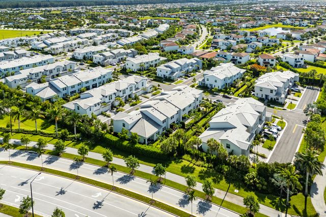 16474 Helix Court, The Acreage, FL 33470