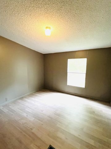 734 Henry Street, Walterboro, SC 29488