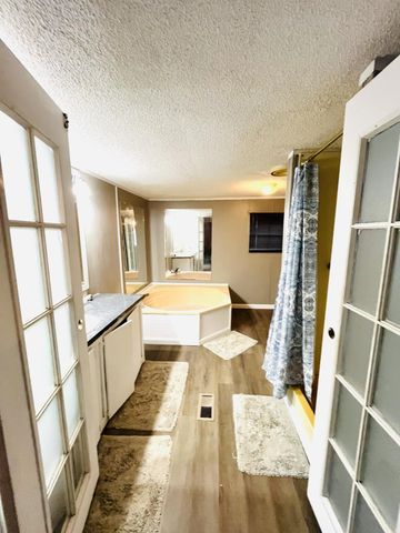 734 Henry Street, Walterboro, SC 29488