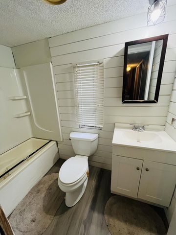 734 Henry Street, Walterboro, SC 29488