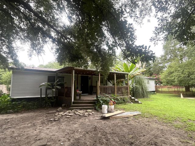 734 Henry Street, Walterboro, SC 29488