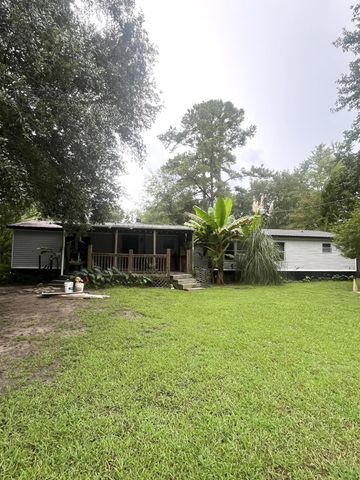 734 Henry Street, Walterboro, SC 29488