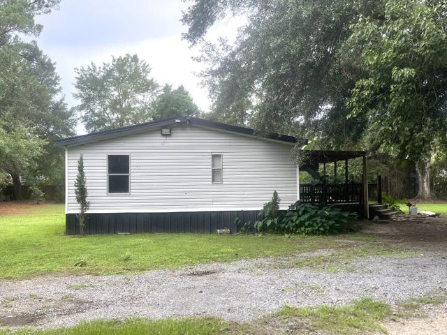 734 Henry Street, Walterboro, SC 29488