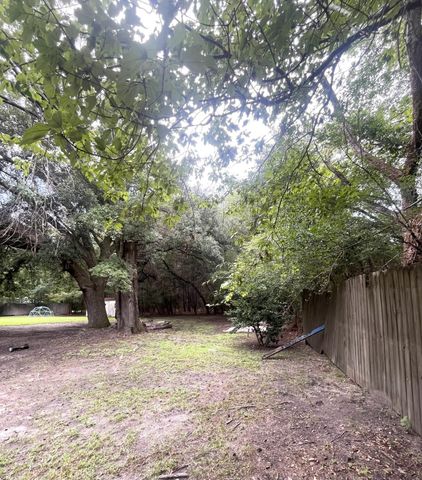 734 Henry Street, Walterboro, SC 29488
