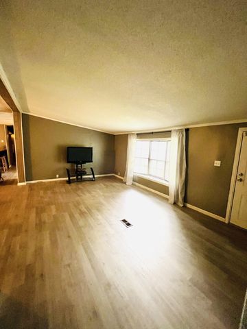 734 Henry Street, Walterboro, SC 29488