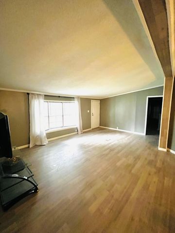 734 Henry Street, Walterboro, SC 29488