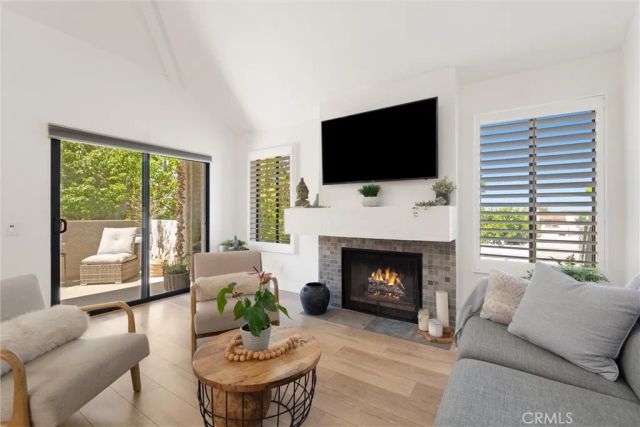 4782 Tiara 203, Huntington Beach, CA 92649