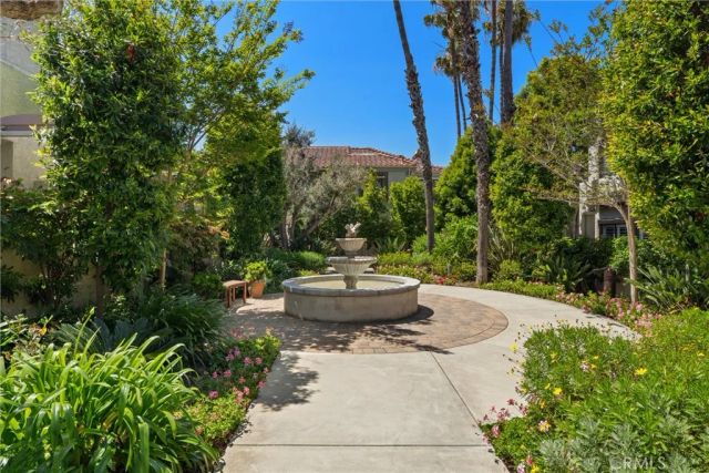 4782 Tiara 203, Huntington Beach, CA 92649