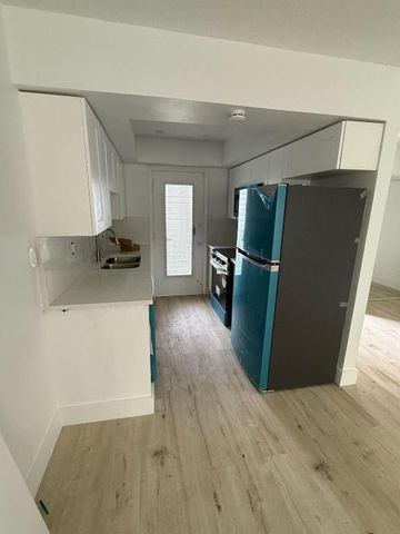 1480 E Sample Road 103, Pompano Beach, FL 33064