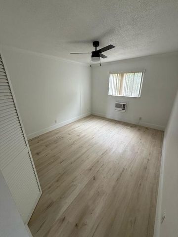 1480 E Sample Road 103, Pompano Beach, FL 33064