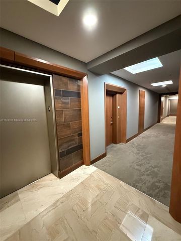 31 SE 5th St 3916, Miami, FL 33131