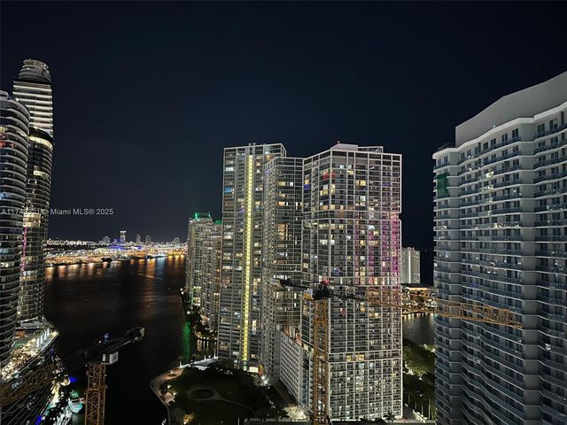 31 SE 5th St 3916, Miami, FL 33131