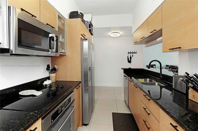 31 SE 5th St 3916, Miami, FL 33131