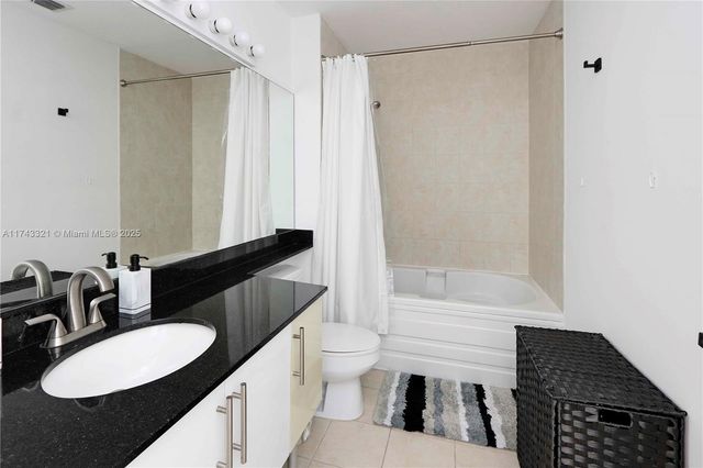 31 SE 5th St 3916, Miami, FL 33131