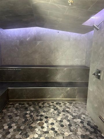 31 SE 5th St 3916, Miami, FL 33131