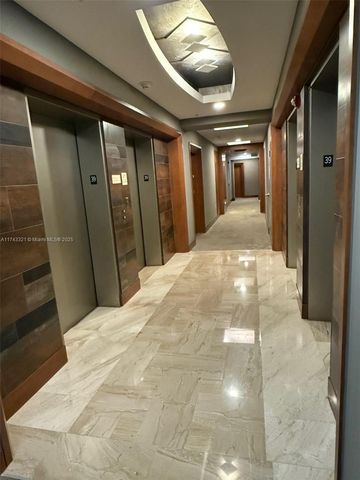 31 SE 5th St 3916, Miami, FL 33131