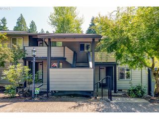29700 Sw COURTSIDE Dr 34, Wilsonville, OR 97070