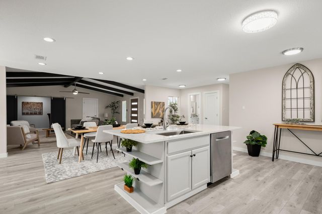 3305 Santa Monica DR, Austin, TX 78741