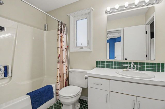 2444 Sunny Creek Street Se, City Of Kentwood, MI 49508
