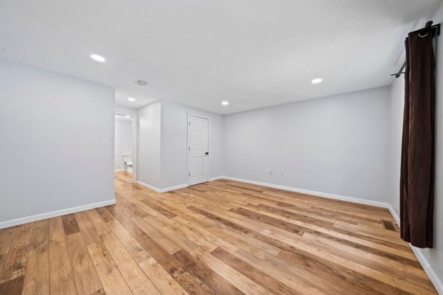 379 West Washington Street, Hanson, MA 02341
