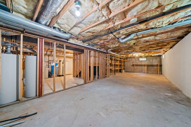 379 West Washington Street, Hanson, MA 02341