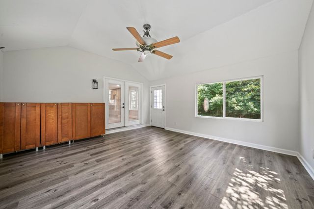 379 West Washington Street, Hanson, MA 02341