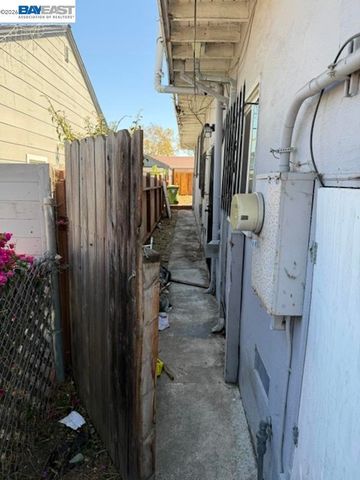1824 99Th Ave, Oakland, CA 94603