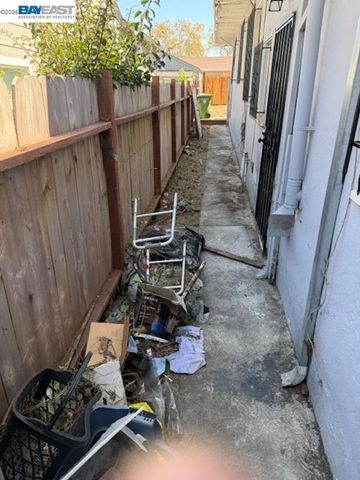 1824 99Th Ave, Oakland, CA 94603