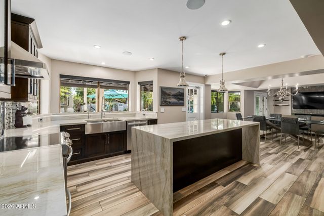 6515 W VILLA THERESA Drive, Glendale, AZ 85308