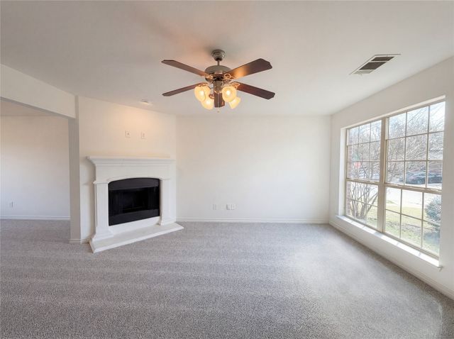 1200 Boxwood Drive, Crowley, TX 76036