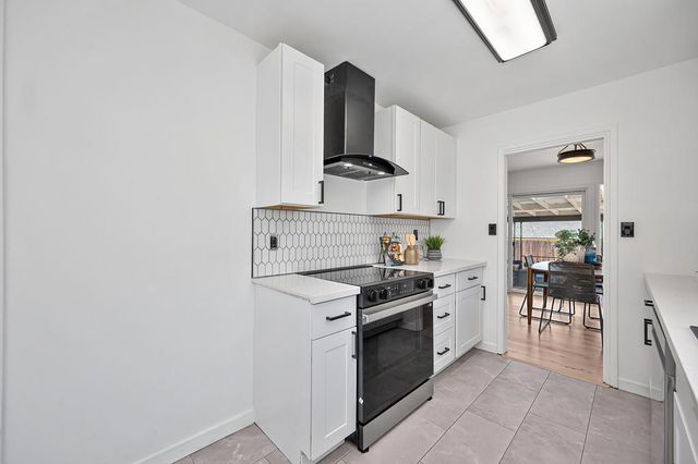 5822 Hemlock St, Sacramento, CA 95841