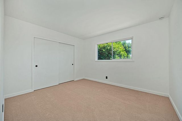 5822 Hemlock St, Sacramento, CA 95841