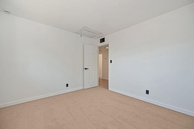 5822 Hemlock St, Sacramento, CA 95841